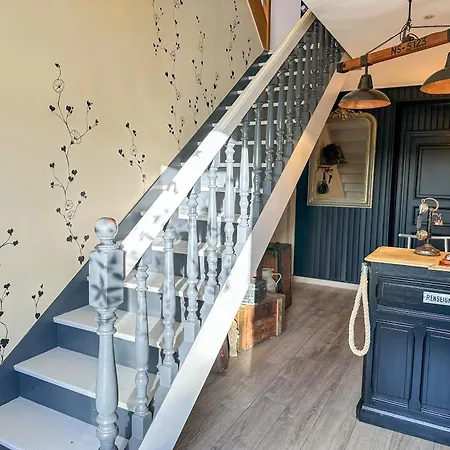 Domaine Du Grenier Bed & Breakfast