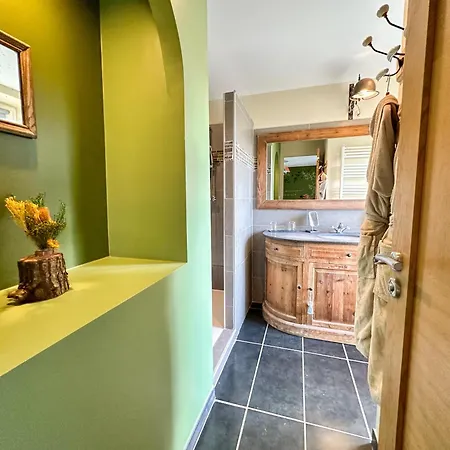 Domaine Du Grenier Bed & Breakfast 3*